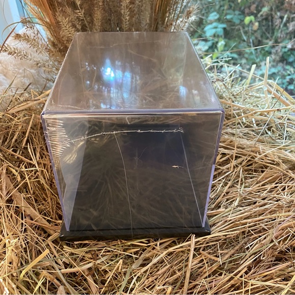 Quality Acrylic Display Case 5”x7”x5” For Mini Helmets And Other Collectables - Picture 7 of 7